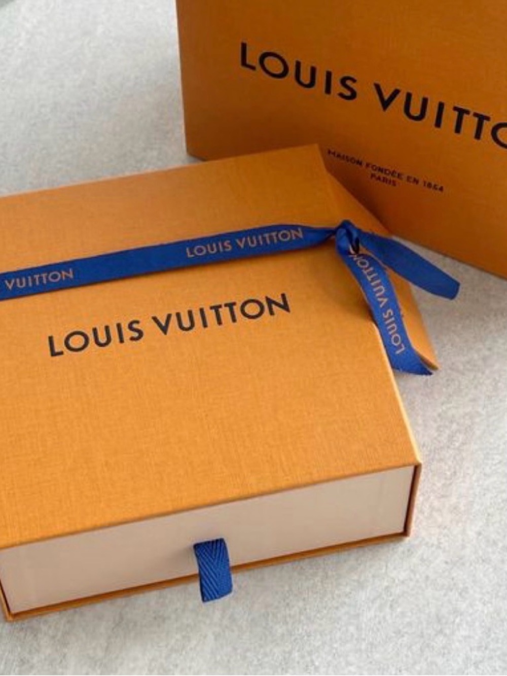 🧡NEW Louis Vuitton Box with mini shopping bag